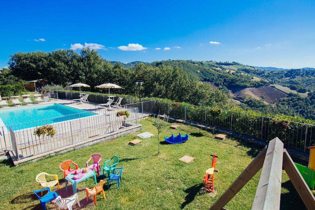 Valfabbrica Agriturismo La Coccinella מראה חיצוני תמונה