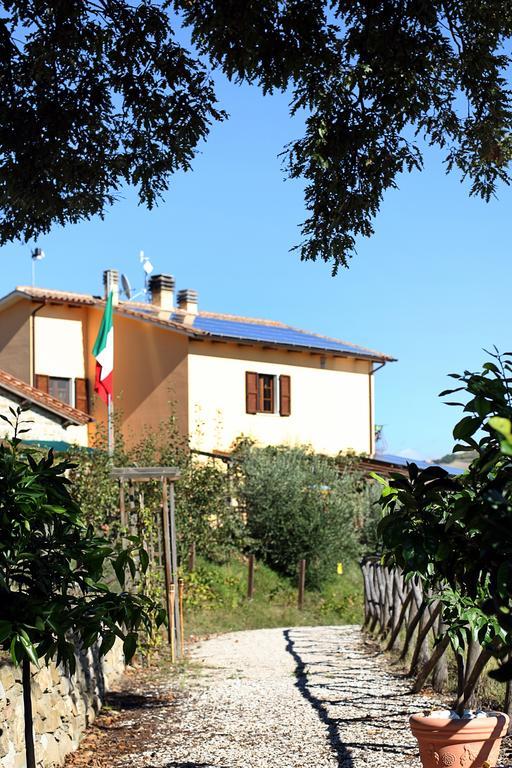Valfabbrica Agriturismo La Coccinella מראה חיצוני תמונה