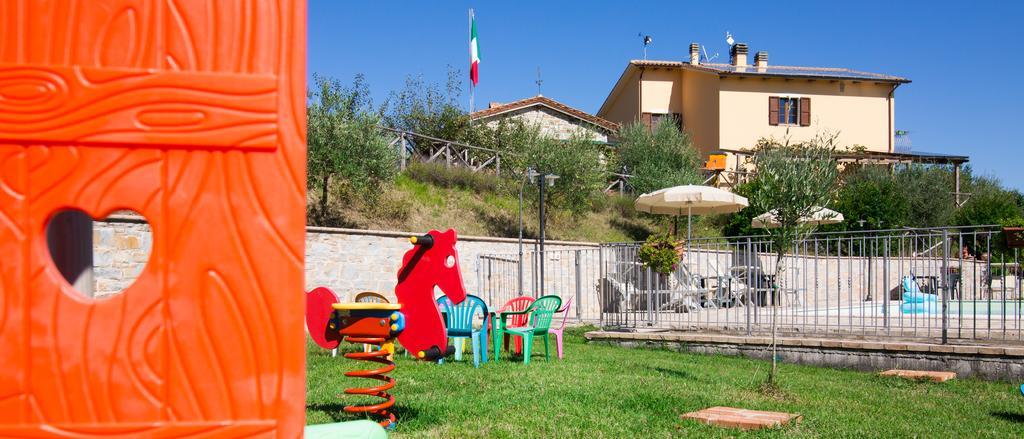 Valfabbrica Agriturismo La Coccinella מראה חיצוני תמונה