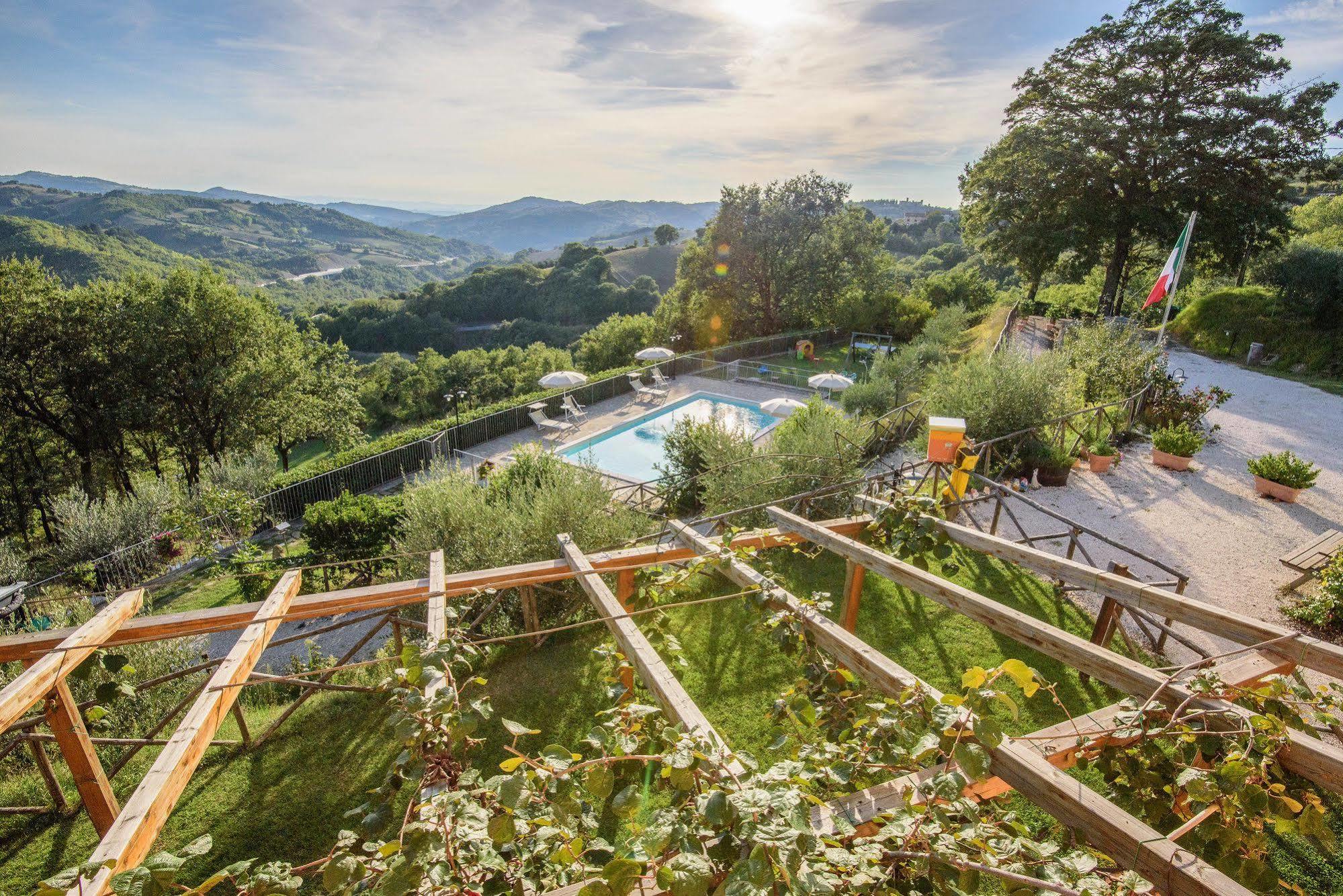 Valfabbrica Agriturismo La Coccinella מראה חיצוני תמונה