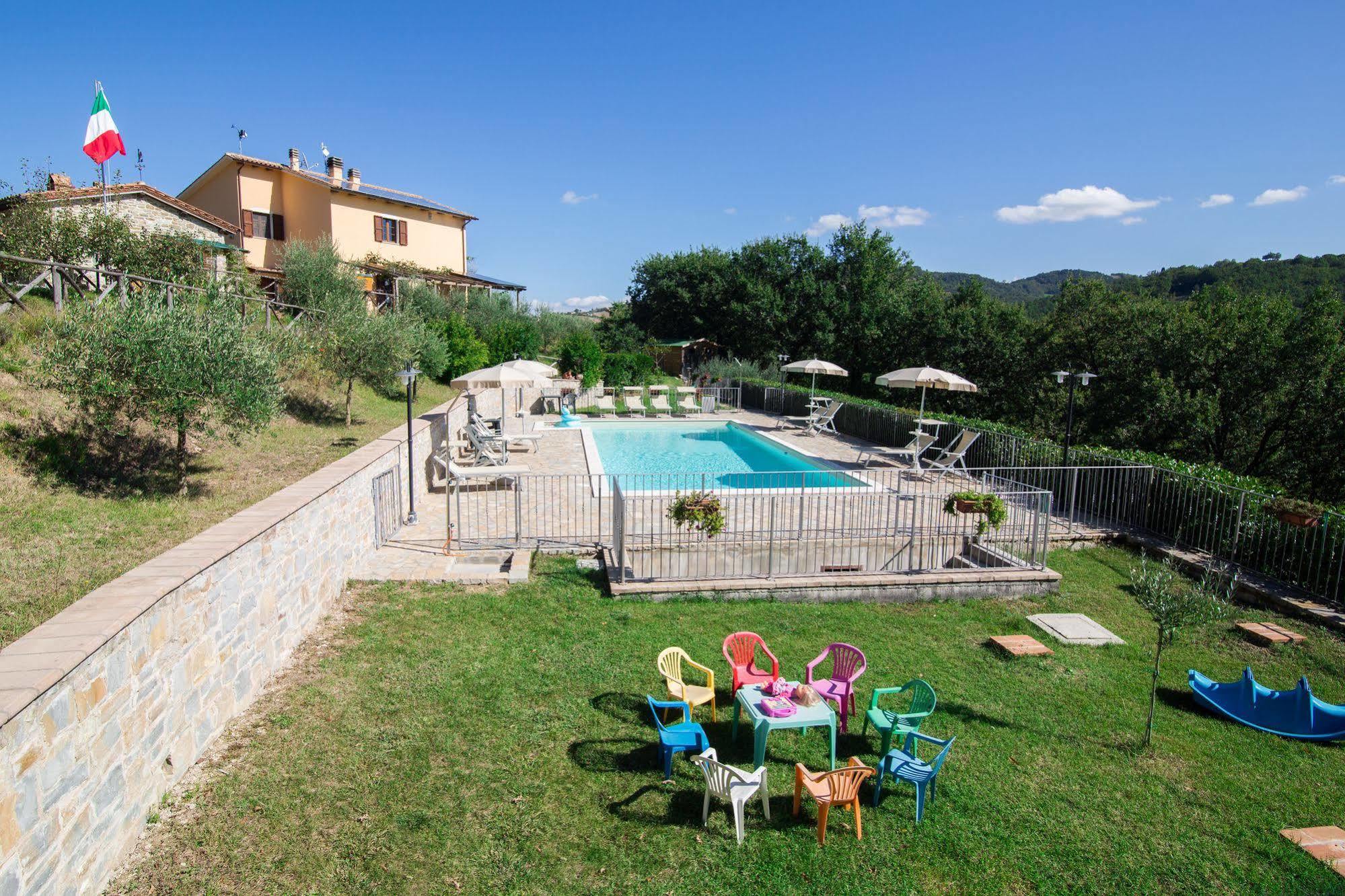 Valfabbrica Agriturismo La Coccinella מראה חיצוני תמונה
